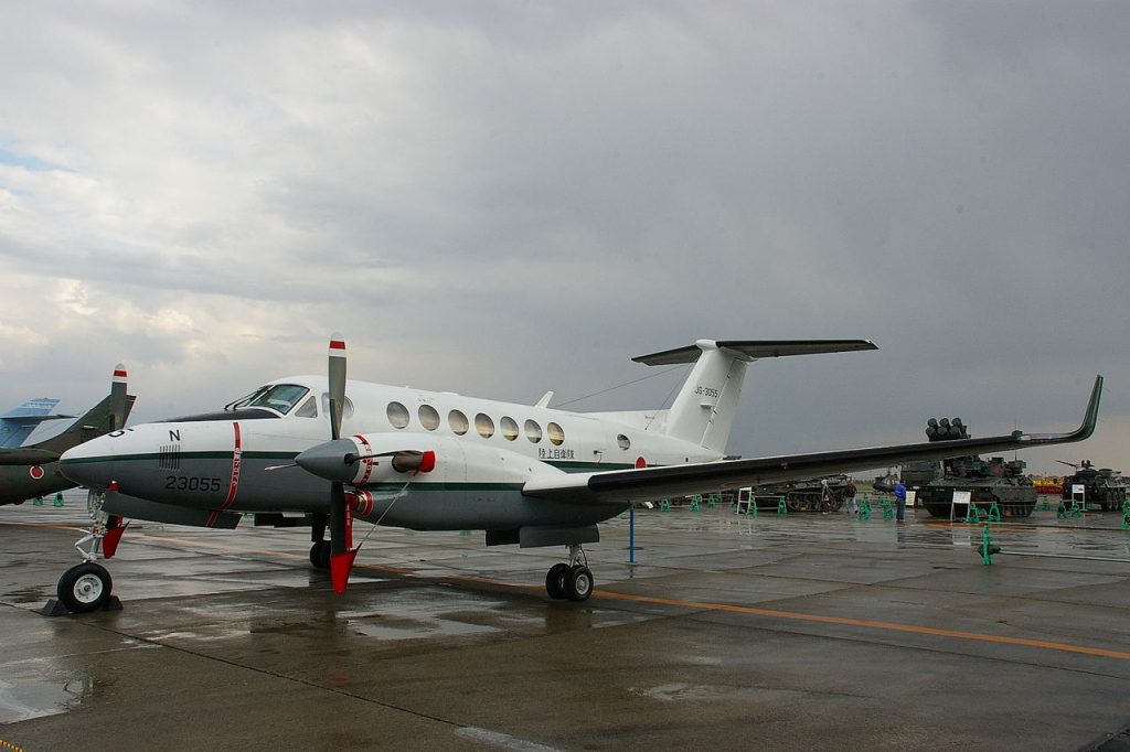 1280px-LR-2