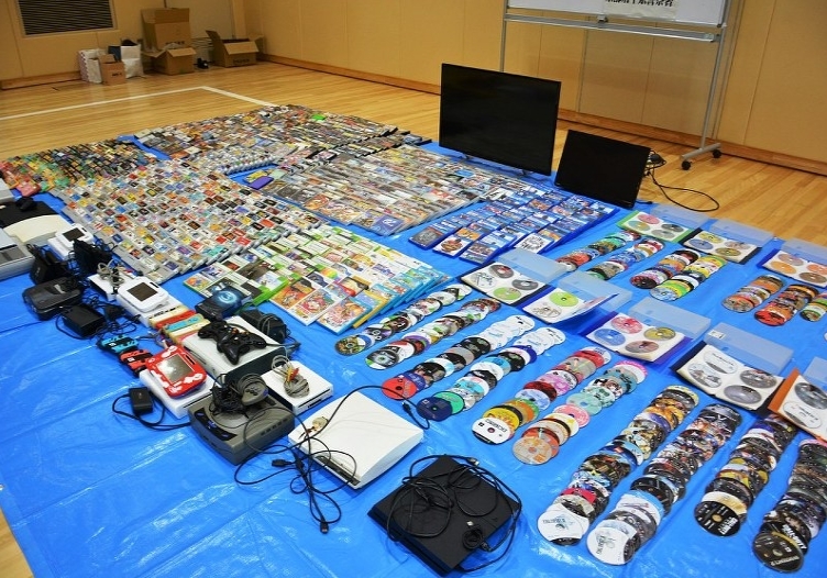 ゲームバー カラフル クランツ 経営者らを逮捕 京都 兵庫県警による著作権法違反の容疑での逮捕は全国初摘発 ネット上での各反応まとめ Endia