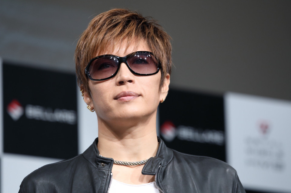 Gackt ガクト のすっぴんが美しすぎて整形疑惑も浮上 年齢に驚きの声 筋肉もやばい Endia